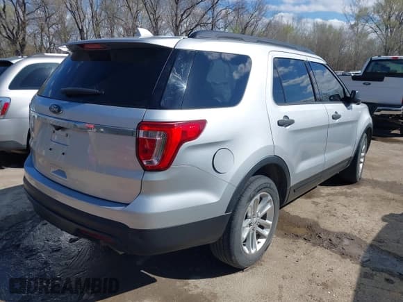 ✅ 2017 Ford Explorer • VIN: 1FM5K7B80HGD75686 • Лот: 41908973. Опубликован ранее на IAAI с пробегом 122 525 миль. Бесплатный доступ к архиву аукционных продаж из США и подробный отчёт об истории автомобиля на DreamBid. Изображение 4.