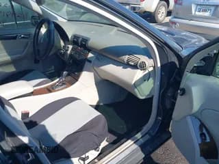 ✅ 2002 Mercedes-Benz C 230/260/280/320 • VIN: WDBRF61J42F245303 • Lot: 42981594. Listed on IAAI with Not provided. Free auction sales archive from the USA and detailed vehicle history report at DreamBid. Image 5.