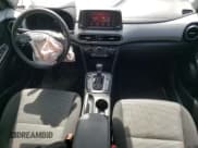 ✅ 2019 Hyundai Kona SE • VIN: KM8K12AA1KU258799 • Лот: 46826174. Опубликован ранее на Copart с пробегом 62 551 миль. Бесплатный доступ к архиву аукционных продаж из США и подробный отчёт об истории автомобиля на DreamBid. Изображение 8.