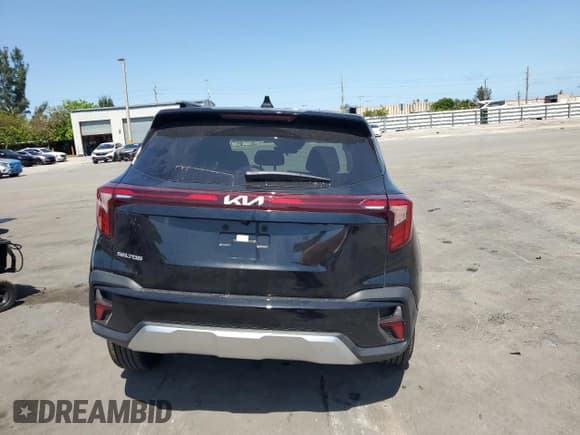 ✅ 2025 Kia Seltos S • VIN: KNDEU2AA6S7717106 • Lot: 56292175. Wystawiony na Copart z przebiegiem 2 522 mil. Bezpłatny archiwum sprzedaży aukcyjnych z USA i szczegółowy raport historii pojazdu na DreamBid. Zdjęcie 6.