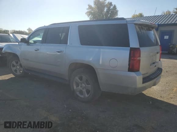 ✅ 2015 Chevrolet Suburban LT • VIN: 1GNSKJKC0FR742233 • Lot: 77456064. Wystawiony na Copart z przebiegiem 188 186 mil. Bezpłatny archiwum sprzedaży aukcyjnych z USA i szczegółowy raport historii pojazdu na DreamBid. Zdjęcie 2.