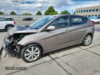 ✅ 2014 Hyundai Accent SE • VIN: KMHCU5AE9EU174959 • Лот: 80008695. Опубликован ранее на Copart с пробегом 80 552 миль. Бесплатный доступ к архиву аукционных продаж из США и подробный отчёт об истории автомобиля на DreamBid. Изображение 1.
