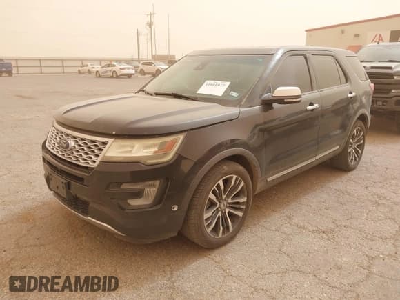 ✅ 2016 Ford Explorer Platinum • VIN: 1FM5K8HT0GGD12894 • Lot: 41801977. Wystawiony na IAAI z przebiegiem 177 054 mil. Bezpłatny archiwum sprzedaży aukcyjnych z USA i szczegółowy raport historii pojazdu na DreamBid. Zdjęcie 2.