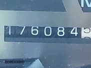 ✅ 1997 Chevrolet Silverado 1500 • VIN: 2GBEC19R2V1116045 • Lot: 43708087. Wystawiony na IAAI z przebiegiem 176 084 mil. Bezpłatny archiwum sprzedaży aukcyjnych z USA i szczegółowy raport historii pojazdu na DreamBid. Zdjęcie 15.