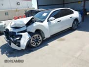 ✅ 2023 BMW i7 xDrive60 • VIN: WBY53EJ02PCN79282 • Lot: 42604904. Wystawiony na IAAI z przebiegiem 18 462 mil. Bezpłatny archiwum sprzedaży aukcyjnych z USA i szczegółowy raport historii pojazdu na DreamBid. Zdjęcie 2.