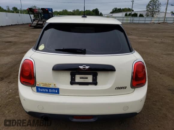 ✅ 2018 MINI Hardtop 4 Door Cooper • VIN: WMWXU1C5XJ2F80959 • Lot: 69179145. Listed on Copart with 44,023 mi. Free auction sales archive from the USA and detailed vehicle history report at DreamBid. Image 6.