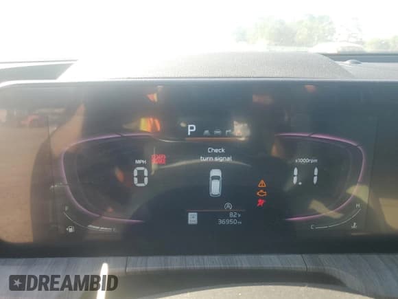 ✅ 2024 Kia Telluride EX • VIN: 5XYP34GC2RG486251 • Lot: 84615965. Listed on Copart with 36,950 mi. Free auction sales archive from the USA and detailed vehicle history report at DreamBid. Image 9.