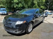 ✅ 2017 Lincoln MKT • VIN: 2LMHJ5NK3HBL01668 • Лот: 43794732. Опубликован ранее на IAAI с пробегом 199 288 миль. Бесплатный доступ к архиву аукционных продаж из США и подробный отчёт об истории автомобиля на DreamBid. Изображение 2.
