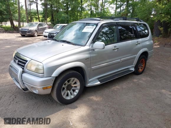 ✅ 2002 Suzuki XL7 Standard • VIN: JS3TX92V924105896 • Lot: 42869920. Listed on IAAI with 189,036 mi. Free auction sales archive from the USA and detailed vehicle history report at DreamBid. Image 2.