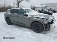 ✅ 2024 Audi Q8 e-tron Premium • VIN: WA14ABGE7RB034203 • Лот: 43511795. Опубликован ранее на Copart с пробегом 23 844 миль. Бесплатный доступ к архиву аукционных продаж из США и подробный отчёт об истории автомобиля на DreamBid. Изображение 4.