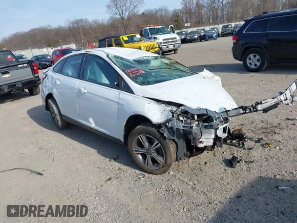 ✅ 2018 Ford Focus SE • VIN: 1FADP3FE3JL318623 • Лот: 41807703. Опубликован ранее на IAAI с пробегом 113 032 миль. Бесплатный доступ к архиву аукционных продаж из США и подробный отчёт об истории автомобиля на DreamBid. Изображение 1.