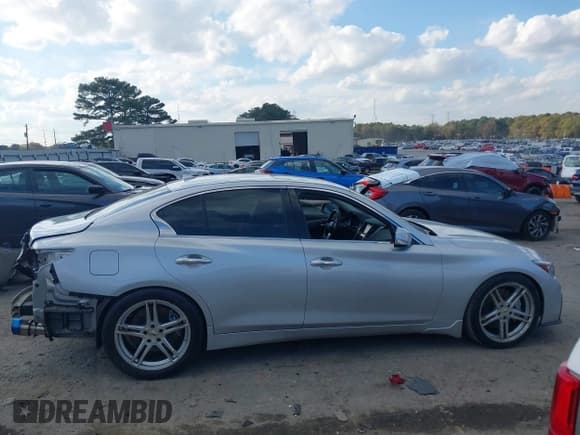 ✅ 2018 Infiniti Q50 Luxe • VIN: JN1EV7AP5JM361782 • Lot: 43777456. Listed on IAAI with 30,887 mi. Free auction sales archive from the USA and detailed vehicle history report at DreamBid. Image 14.