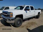 ✅ 2015 Chevrolet Silverado 2500HD LTZ • VIN: 1GC1KWE80FF586673 • Лот: 61583105. Опубликован ранее на Copart с пробегом 250 012 миль. Бесплатный доступ к архиву аукционных продаж из США и подробный отчёт об истории автомобиля на DreamBid. Изображение 1.