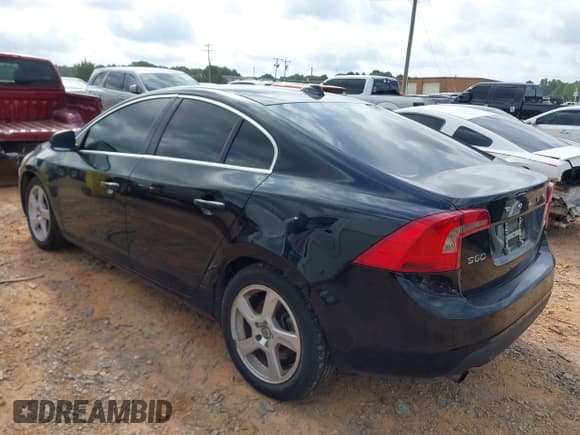 ✅ 2012 Volvo S60 T5 • VIN: YV1622FS9C2041335 • Lot: 42697828. Wystawiony na IAAI z przebiegiem 141 412 mil. Bezpłatny archiwum sprzedaży aukcyjnych z USA i szczegółowy raport historii pojazdu na DreamBid. Zdjęcie 3.