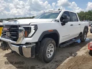 ✅ 2025 GMC Sierra 2500HD Pro • VIN: 1GT4ULE74SF251956 • Lot: 65064055. Wystawiony na Copart z przebiegiem 8 264 mil. Bezpłatny archiwum sprzedaży aukcyjnych z USA i szczegółowy raport historii pojazdu na DreamBid. Zdjęcie 1.