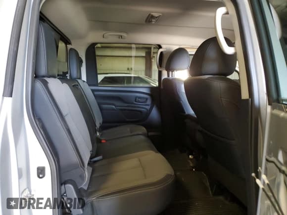 ✅ 2018 Nissan Titan S • VIN: 1N6AA1F3XJN520037 • Лот: 60104815. Опубликован ранее на Copart с пробегом 133 876 миль. Бесплатный доступ к архиву аукционных продаж из США и подробный отчёт об истории автомобиля на DreamBid. Изображение 10.