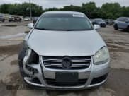 ✅ 2010 Volkswagen Jetta SE • VIN: 3VWRZ7AJ4AM070321 • Lot: 61336945. Wystawiony na Copart z przebiegiem 156 696 mil. Bezpłatny archiwum sprzedaży aukcyjnych z USA i szczegółowy raport historii pojazdu na DreamBid. Zdjęcie 5.