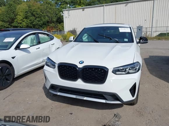 ✅ 2022 BMW X4 xDrive30i • VIN: 5UX33DT03N9M96131 • Lot: 43340725. Wystawiony na IAAI z przebiegiem 53 162 mil. Bezpłatny archiwum sprzedaży aukcyjnych z USA i szczegółowy raport historii pojazdu na DreamBid. Zdjęcie 12.