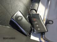 ✅ 2022 Lexus NX 350h Luxury • VIN: JTJHKCEZ5N2000168 • Lot: 42563645. Wystawiony na IAAI z przebiegiem 23 527 mil. Bezpłatny archiwum sprzedaży aukcyjnych z USA i szczegółowy raport historii pojazdu na DreamBid. Zdjęcie 11.