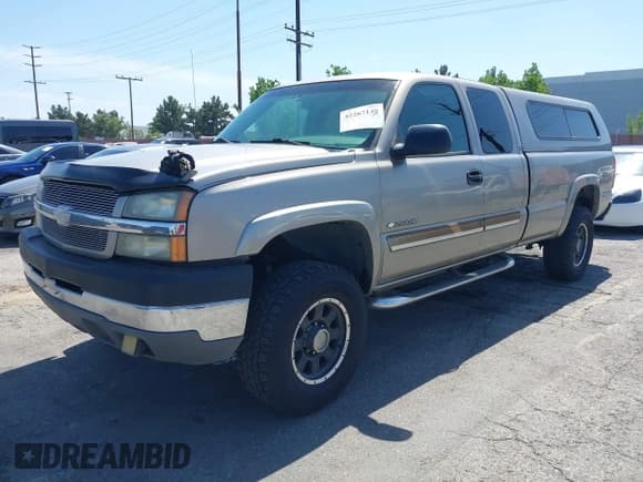 ✅ 2003 Chevrolet Silverado 2500HD LS • VIN: 1GCHC29U33E305284 • Lot: 42267140. Listed on IAAI with 176,494 mi. Free auction sales archive from the USA and detailed vehicle history report at DreamBid. Image 2.
