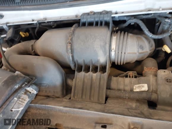 ✅ 2014 Ford Econoline Cargo Commercial • VIN: 1FTNE2EW8EDA09190 • Lot: 42655816. Wystawiony na IAAI z przebiegiem 212 534 mil. Bezpłatny archiwum sprzedaży aukcyjnych z USA i szczegółowy raport historii pojazdu na DreamBid. Zdjęcie 10.