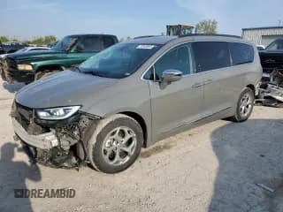 ✅ 2022 Chrysler Pacifica Limited • VIN: 2C4RC1GG9NR153576 • Лот: 72040695. Опубликован ранее на Copart с пробегом 87 804 миль. Бесплатный доступ к архиву аукционных продаж из США и подробный отчёт об истории автомобиля на DreamBid. Изображение 1.