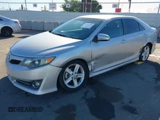 ✅ 2013 Toyota Camry SE • VIN: 4T1BF1FKXDU262785 • Лот: 43519048. Опубликован ранее на IAAI с пробегом 169 492 миль. Бесплатный доступ к архиву аукционных продаж из США и подробный отчёт об истории автомобиля на DreamBid. Изображение 2.