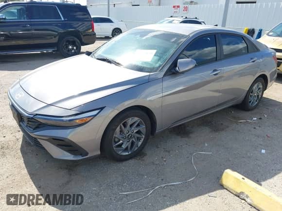 2024 Hyundai Elantra SEL с VIN KMHLM4DG9RU766116, выставлен на аукционе IAAI как лот 42723610 с пробегом 19 682 миль миль и . История ставок и продаж доступна на DreamBid. Изображение 2.