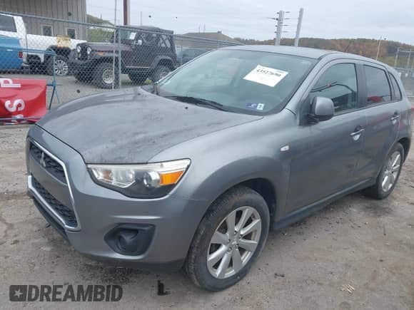 2014 Mitsubishi Outlander ES z VIN 4A4AR3AU4EE024432, wystawiony jako IAAI lot #43527690 z przebiegiem 127 659 mil mil oraz . Historia ofert i sprzedaży dostępna na DreamBid. Obrazek 2.