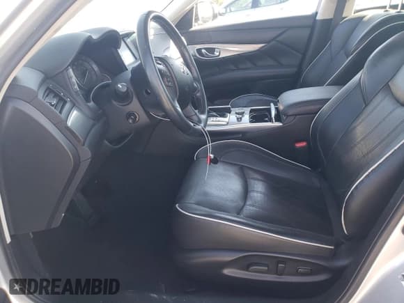 ✅ 2018 Infiniti Q70 Luxe • VIN: JN1BY1PP2JM330732 • Lot: 86114165. Listed on Copart with 59,732 mi. Free auction sales archive from the USA and detailed vehicle history report at DreamBid. Image 7.