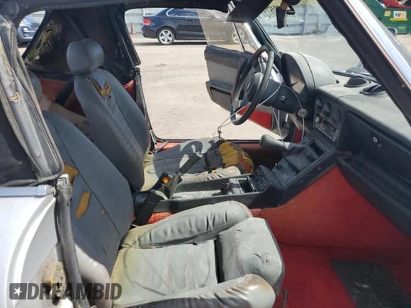 ✅ 1986 Alfa Romeo Spider Veloce • VIN: ZARBA5419G1040612 • Lot: 67094615. Wystawiony na Copart z przebiegiem 84 485 mil. Bezpłatny archiwum sprzedaży aukcyjnych z USA i szczegółowy raport historii pojazdu na DreamBid. Zdjęcie 10.