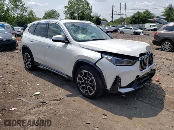 ✅ 2023 BMW X1 xDrive28i • VIN: WBX73EF04P5W01583 • Лот: 59567313. Опубликован ранее на Copart с пробегом 11 700 миль. Бесплатный доступ к архиву аукционных продаж из США и подробный отчёт об истории автомобиля на DreamBid. Изображение 4.