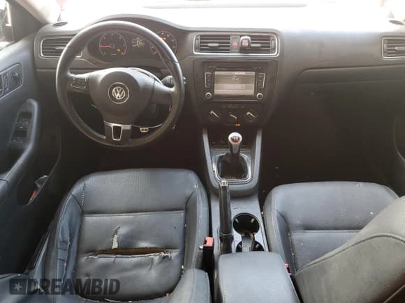 ✅ 2011 Volkswagen Jetta TDI • VIN: 3VW3L7AJ6BM068174 • Лот: 70878585. Опубликован ранее на Copart с пробегом 191 698 миль. Бесплатный доступ к архиву аукционных продаж из США и подробный отчёт об истории автомобиля на DreamBid. Изображение 8.