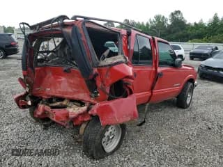 ✅ 2004 Chevrolet Blazer LS • VIN: 1GNDT13X04K130448 • Lot: 56332585. Wystawiony na Copart z przebiegiem Nie podano. Bezpłatny archiwum sprzedaży aukcyjnych z USA i szczegółowy raport historii pojazdu na DreamBid. Zdjęcie 3.