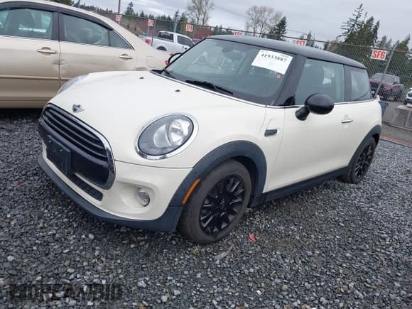 ✅ 2018 MINI Hardtop Cooper • VIN: WMWXP5C56J2D71961 • Lot: 41933887. Listed on IAAI with 53,434 mi. Free auction sales archive from the USA and detailed vehicle history report at DreamBid. Image 2.