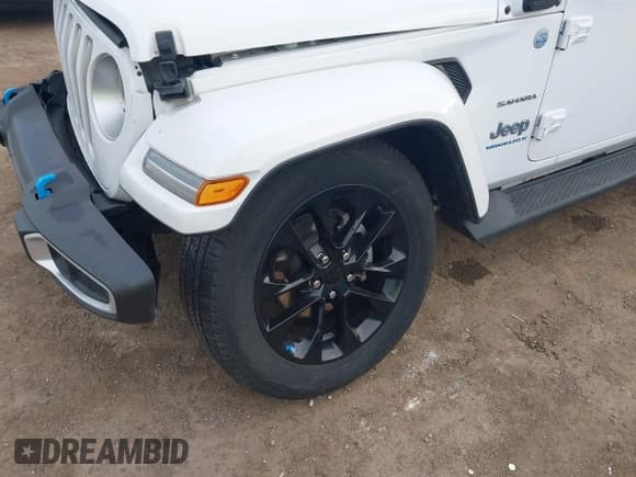 ✅ 2023 Jeep Wrangler Sahara • VIN: 1C4JJXP65PW555618 • Lot: 43005963. Listed on IAAI with 29,146 mi. Free auction sales archive from the USA and detailed vehicle history report at DreamBid. Image 17.