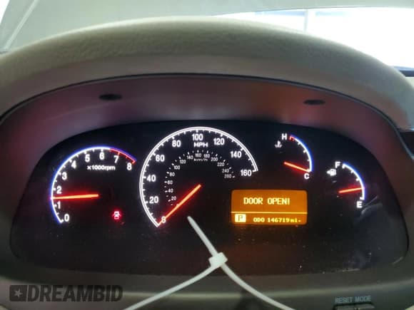 ✅ 2006 Hyundai Azera SE • VIN: KMHFC46F76A137763 • Lot: 82267215. Listed on Copart with 146,719 mi. Free auction sales archive from the USA and detailed vehicle history report at DreamBid. Image 9.