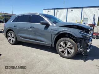 ✅ 2024 Audi Q8 e-tron Premium Plus • VIN: WA15AAGE0RB057434 • Lot: 68937884. Wystawiony na Copart z przebiegiem 1 487 mil. Bezpłatny archiwum sprzedaży aukcyjnych z USA i szczegółowy raport historii pojazdu na DreamBid. Zdjęcie 4.