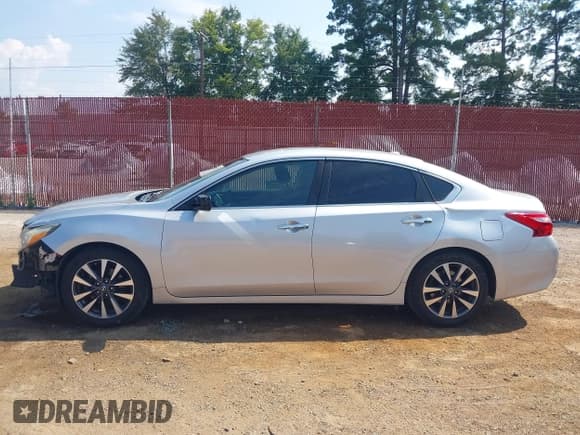 ✅ 2017 Nissan Altima SV • VIN: 1N4AL3AP5HC262413 • Lot: 43224431. Listed on IAAI with 163,929 mi. Free auction sales archive from the USA and detailed vehicle history report at DreamBid. Image 15.