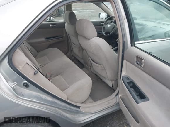 ✅ 2005 Toyota Camry LE • VIN: 4T1BE30KX5U955364 • Lot: 43717827. Listed on IAAI with 216,992 mi. Free auction sales archive from the USA and detailed vehicle history report at DreamBid. Image 8.