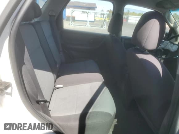 ✅ 2006 Ford Escape XLS • VIN: 1FMYU02Z16KA35173 • Лот: 61448235. Опубликован ранее на Copart с пробегом 144 841 миль. Бесплатный доступ к архиву аукционных продаж из США и подробный отчёт об истории автомобиля на DreamBid. Изображение 11.