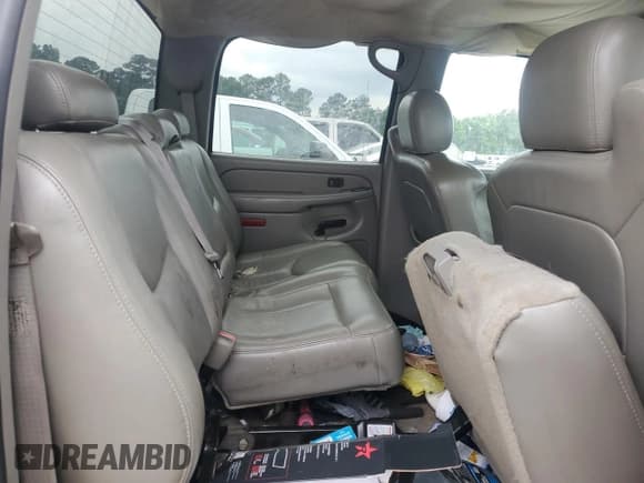 ✅ 2006 Chevrolet Silverado 2500HD LT2 • VIN: 1GCHK23U96F158933 • Lot: 59674375. Wystawiony na Copart z przebiegiem 351 302 mil. Bezpłatny archiwum sprzedaży aukcyjnych z USA i szczegółowy raport historii pojazdu na DreamBid. Zdjęcie 10.