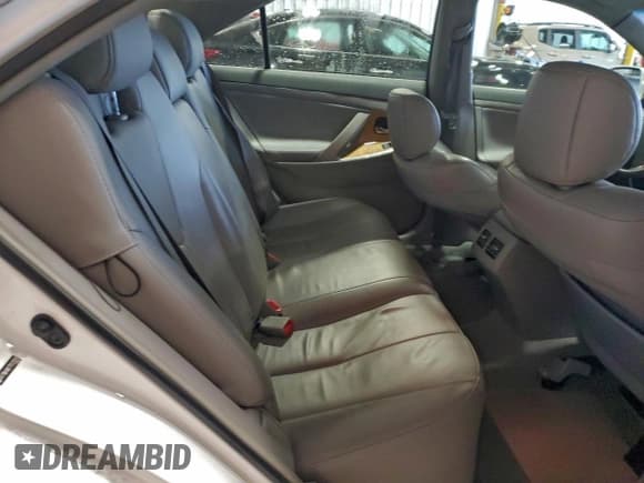 ✅ 2007 Toyota Camry LE • VIN: 4T1BK46K17U520595 • Lot: 94470095. Wystawiony na Copart z przebiegiem 119 332 mil. Bezpłatny archiwum sprzedaży aukcyjnych z USA i szczegółowy raport historii pojazdu na DreamBid. Zdjęcie 10.