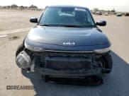 ✅ 2022 Kia Soul LX • VIN: KNDJ23AUXN7826161 • Lot: 70926325. Wystawiony na Copart z przebiegiem 91 604 mil. Bezpłatny archiwum sprzedaży aukcyjnych z USA i szczegółowy raport historii pojazdu na DreamBid. Zdjęcie 5.