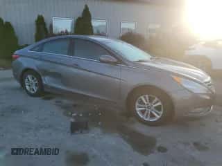 2013 Hyundai Sonata GLS z VIN 5NPEB4AC9DH543873, wystawiony jako Copart lot #86645715 z przebiegiem 176 764 mil mil oraz Szkoda całkowita • Salvage title. Historia ofert i sprzedaży dostępna na DreamBid. Obrazek 4.