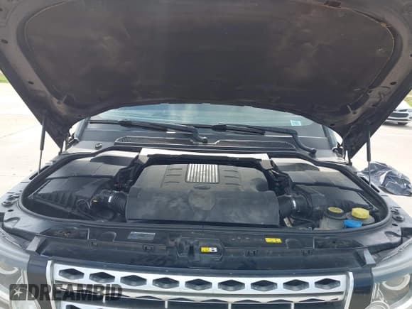 ✅ 2015 Land Rover LR4 Lux • VIN: SALAK2V68FA752645 • Lot: 42252331. Wystawiony na IAAI z przebiegiem 114 114 mil. Bezpłatny archiwum sprzedaży aukcyjnych z USA i szczegółowy raport historii pojazdu na DreamBid. Zdjęcie 10.