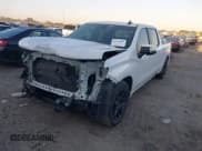 ✅ 2022 Chevrolet Silverado 1500 RST • VIN: 2GCUDEED7N1505785 • Лот: 43270427. Опубликован ранее на IAAI с пробегом 59 680 миль. Бесплатный доступ к архиву аукционных продаж из США и подробный отчёт об истории автомобиля на DreamBid. Изображение 2.