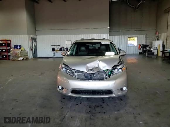 ✅ 2016 Toyota Sienna XLE • VIN: 5TDYK3DC7GS740798 • Лот: 91404215. Опубликован ранее на Copart с пробегом 183 311 миль. Бесплатный доступ к архиву аукционных продаж из США и подробный отчёт об истории автомобиля на DreamBid. Изображение 14.