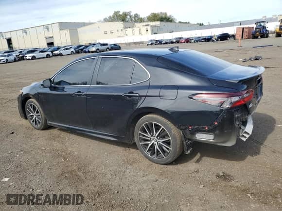 2023 Toyota Camry SE with VIN 4T1G11BK3PU102746, listed as a Copart auction lot 84212745 with 33,371 mi miles and Salvage title. Bid and sale history available at DreamBid. Image 2.