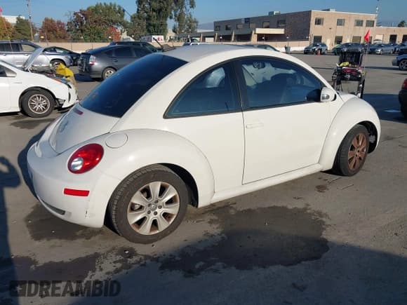 ✅ 2009 Volkswagen Beetle S • VIN: 3VWRG31C69M515489 • Лот: 43797288. Опубликован ранее на IAAI с пробегом 126 256 миль. Бесплатный доступ к архиву аукционных продаж из США и подробный отчёт об истории автомобиля на DreamBid. Изображение 4.